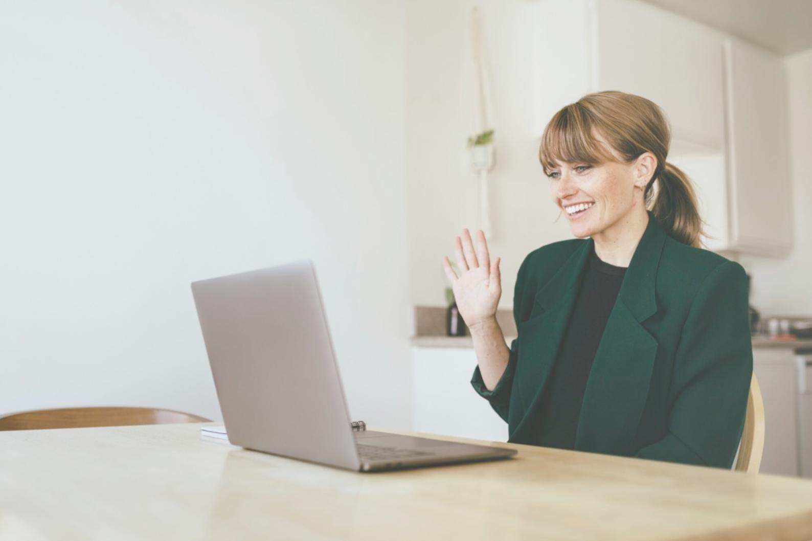 Workshop di scrittura creativa con partecipanti attivi